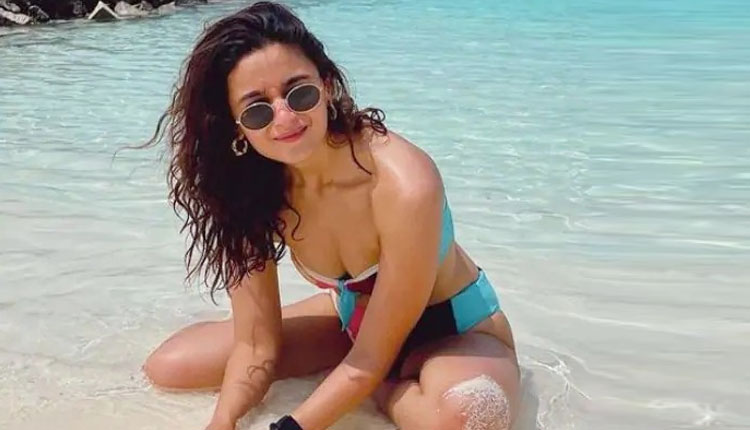 Mia Khalifa Alia Bhatt Sexy Videos - Alia Bhatt's Hot Bikini Photos From Maldives Sets Internet On Fire |  Entertainment