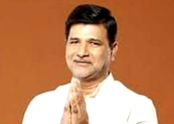 Shiv Sangram Party leader and prominent Maratha activist VINAYAK METR killed in a car crash on the Mumbai-Pune Expressway here on Sunday around 5 am.