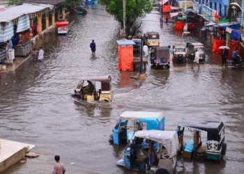 Photo taken on Aug. 18, 2022 shows a flooded area in Hyderabad, Pakistan. (Str/Xinhua)