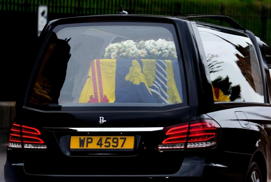 The hearse carrying the coffin of Queen Elizabeth II is seen in Edinburgh, Britain, Sept. 11, 2022. (Photo by Jiang Shuangfeng/Xinhua/IANS)