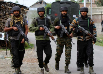 Srinagar: Army personnel patrolling during a search operation at encounter site at Shopian district of south Kashmir on Tuesday October 12,2021.(Photo: Nisar Malik /IANS)