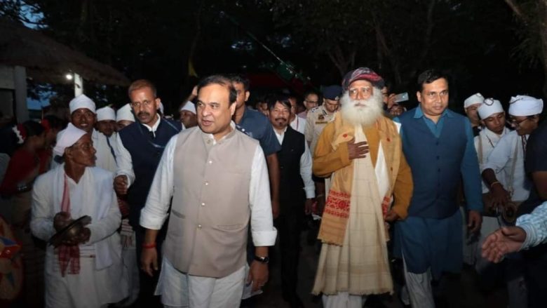 Evening safari in Kaziranga : Activists slams Assam CM, spiritual guru for breaking law