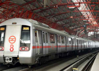 New Delhi : Delhi Metro Rail Corporation (DMRC) has introduced its first ever set of two 8-coach trains for passenger services on the Red Line, in New Delhi on Tuesday, November 08, 2022. (Photo:IANS)