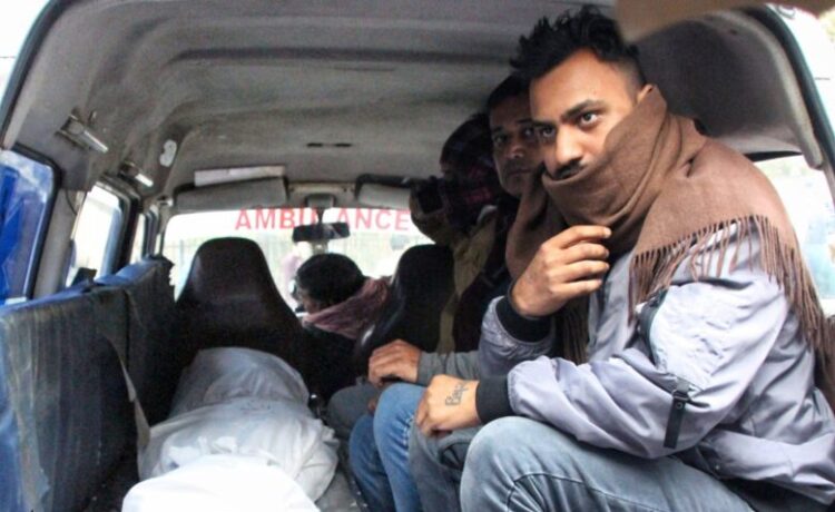 New Delhi: Family members with mortal remains of the deceased woman of Kanjhawala incident, being taken to her residence from the Maulana Azad Medical mortuary in New Delhi on Tuesday, January 03, 2023. (Photo: Anupam Gautam/IANS)