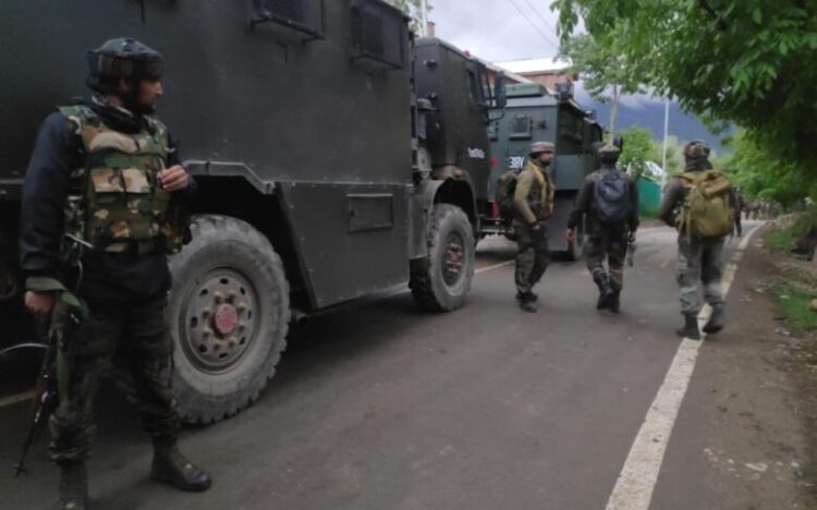 Srinagar: Three soldiers were injured in an initial exchange of fire between militants and security forces at Malwah area of Baramulla district on Thursday , 21 April, 2022.(Photo:Nisar Malik/IANS)