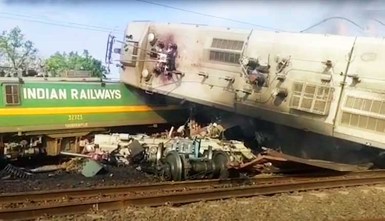 Two Freight Trains Collide In Mps Shahdol 1 Loco Pilot Dies Nation