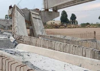Under-construction bridge collapses