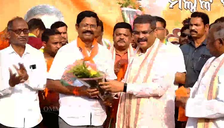 Athmallik MLA Ramesh Sai Joins BJP | Odisha