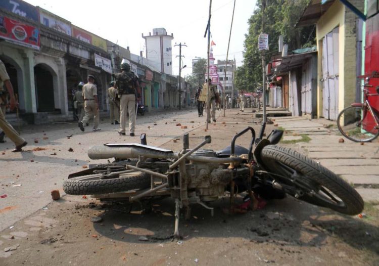 Violence erupted during immersion of Durga idol at Chapra, Bihar on Oct. 6, 2014. (Photo: IANS)