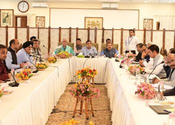 Nitin Gadkari chairs review meeting
