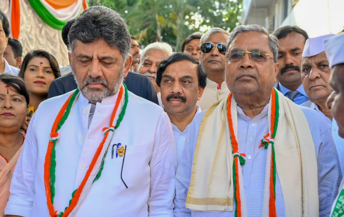 Bengaluru: Karnataka Chief Minister Siddaramaiah with Deputy Chief Minister and State Congress President D K Shivakumar during the Independence Day celebration at Karnataka Pradesh Congress Committee in Bengaluru on Thursday August 15, 2024.(Photo: IANS)