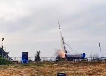 India's-1st-reusable-hybrid-rocket-'RHUMI-1'-launched