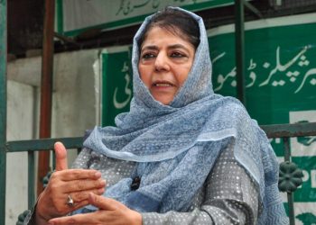 Srinagar: People’s Democratic Party (PDP) chief Mehbooba Mufti addresses a press conference following the results of the Jammu and Kashmir elections in Srinagar on Tuesday, October 08, 2024. (Photo: IANS)