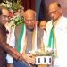 Mumbai: Congress President Mallikarjun Kharge with NCP (SP) chief Sharad Pawar and Shiv Sena (UBT) chief Uddhav Thackeray during "Sadbhavana Diwas" organised on the birth anniversary of former Prime Minister Rajiv Gandhi, in Mumbai on Tuesday, August 20, 2024.(IANS)