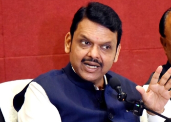 Nagpur: Maharashtra Chief Minister Devendra Fadnavis addresses a press conference on Nagpur violence as Maharashtra BJP Chief Chandrashekhar Bawankule looks on, at Police Bhavan, in Nagpur on Saturday, March 22, 2025. (Photo: IANS)