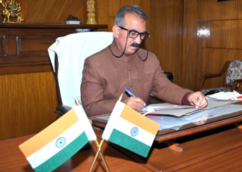 Shimla: Himachal Pradesh Chief Minister Sukhvinder Singh Sukhu finalizes budget proposals for the financial year 2025-26 ahead of its presentation in Shimla on Sunday, March 16, 2025. (IANS)
