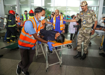 New Delhi: NDRF personnel participate in a nationwide mock drill at Indira Gandhi International Airport Terminal 3, New Delhi, Wednesday, May 07, 2025. The Ministry of Home Affairs has instructed several states to conduct civil defence mock drills on May 7.(Photo: IANS/Premnath Pandey)