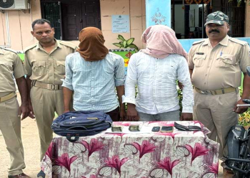 2 Held For Impersonating Police
