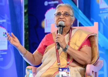 Jaipur: Chairperson of 'The Murty Trust' and renowned author Sudha Murthy speaks at the Jaipur Literature Festival in Jaipur on Thursday, January 30, 2025. (Photo: IANS/Ravishankar Vyas)