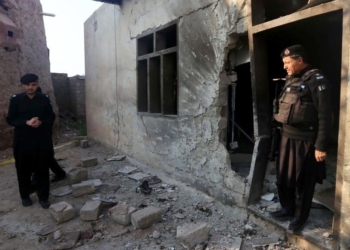 Security personnel inspect a police check-post following a terrorist attack in Pakistan's northwest Khyber Pakhtunkhwa province, Jan. 20, 2023. (Photo by Saeed Ahmad/Xinhua/IANS)
