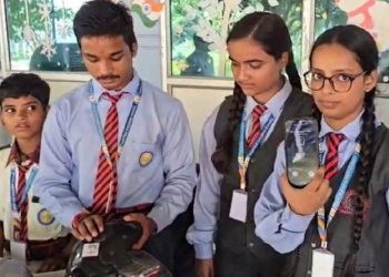 Varanasi School Students