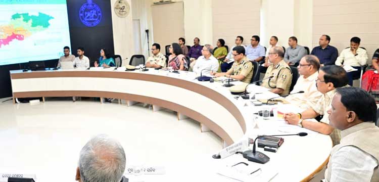CM Majhi Reviews Cyclone ‘Montha’ Preparedness