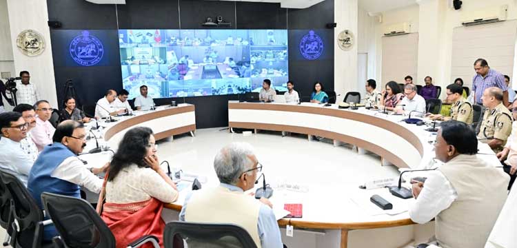 CM Majhi Reviews Cyclone ‘Montha’ Preparedness