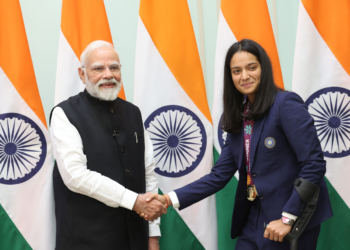 New Delhi: Prime Minister Narendra Modi greets cricketer Pratika Rawal during the meeting with the Indian women’s cricket team, champions of the ICC Women’s World Cup 2025, at his residence on Lok Kalyan Marg in New Delhi on Wednesday, November 5, 2025. (Photo: IANS/PMO)