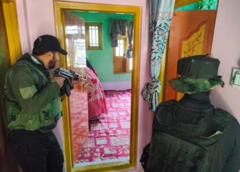 Pulwama: J&K Police conduct a massive crackdown on the Jamaat-e-Islami network, carrying out raids at multiple locations as part of an ongoing investigation, in Pulwama on Wednesday, November 12, 2025. (Photo: IANS)