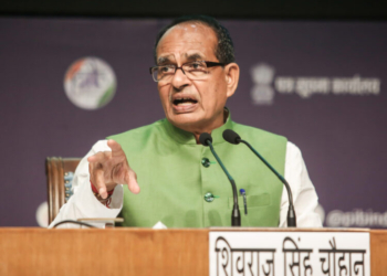 New Delhi: Union Minister for Agriculture and Farmers Welfare & Rural Development Shivraj Singh Chouhan briefs the media on the launch of PM Dhan Dhanya Yojna, Atmanirbharta in Pulses Mission, and inauguration of several projects by Prime Minister Narendra Modi, at NMC in New Delhi on Thursday, October 9, 2025. (Photo: IANS/Prem Nath Pandey)