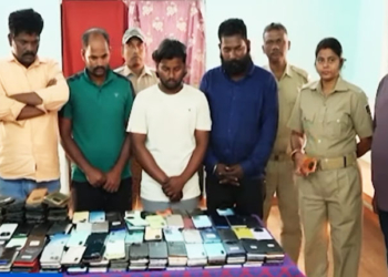 Mobile Theft Racket