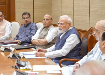New Delhi: Prime Minister Narendra Modi chairs a cabinet meeting regarding the 'Operation Sindoor' as BJP National President and Union Minister J.P. Nadda, Union Minister Nitin Gadkari, Union Home Minister and Minister of Cooperation Amit Shah, Defence Minister Rajnath Singh, Union Minister Shivraj Singh Chouhan look on in New Delhi, Wednesday, May 07, 2025. India launches 'Operation Sindoor' in response to the Pahalgam terror attack. (Photo: IANS)