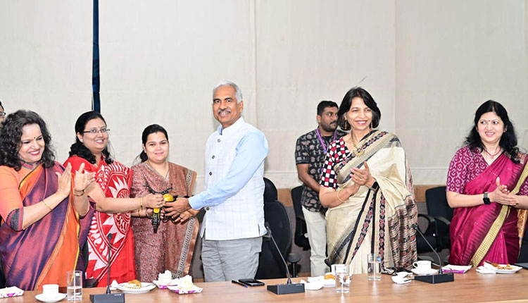 Chief Secy Manoj Ahuja's Farewell: A Tribute To A Dedicated Administrator |  Odisha
