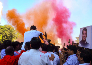 Mumbai: Workers and supporters of the Bharatiya Janata Party (BJP) celebrate as early trends from the Mumbai Municipal Corporation (BMC) elections show the party leading on a large number of seats during counting in Mumbai district of Maharashtra on Friday, January 16, 2026. (IANS)