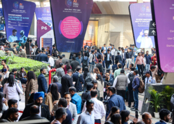 New Delhi: People throng the India AI Impact Summit at Bharat Mandapam as the expo, part of the five-day summit running from February 16 to 20, in New Delhi on Monday, February 16, 2026. (IANS/Premnath Pandey)