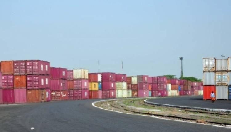 Pakistan’s Trade Deficit Soars By 44 Per Cent As Exports Plunge