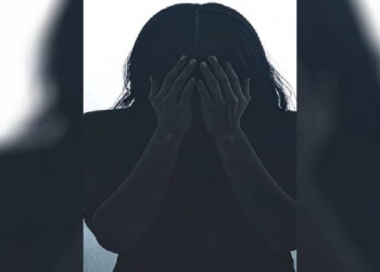 Foreign Woman Molested