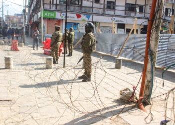 Srinagar: R estrictions imposed with authorities sealing areas and imposing precautionary measures to maintain law and order across Srinagar on Monday, March 02, 2026. (Photo: IANS)