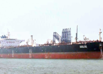 Mumbai: The Liberia-flagged crude oil tanker Shenlong Suezmax, carrying Saudi crude from Ras Tanura port, arrives at Mumbai Port after transiting through the Strait of Hormuz, in Mumbai on Thursday, March 12, 2026. (Photo: IANS)