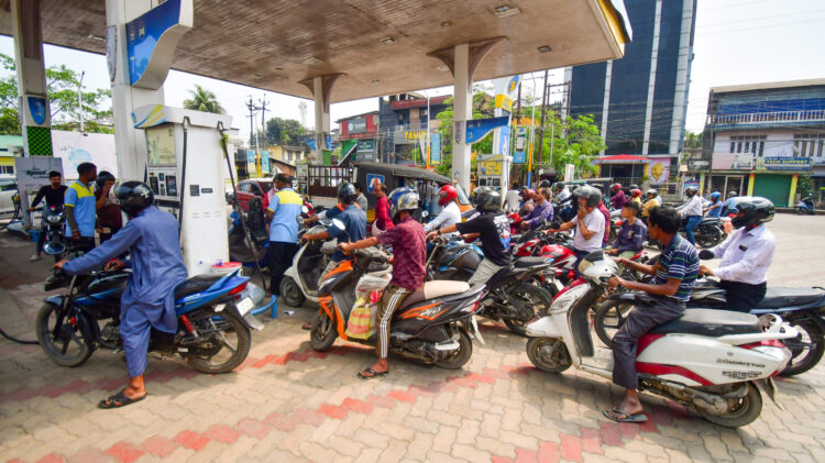 2 Wheelers’ Retail Sales Jump 13.4 Pc In FY26, Drives India’s Demand-Led Auto Recovery