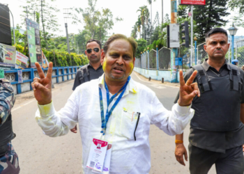Murshidabad: Aam Janata Unnayan Party chief and party candidate from the Berhampore Assembly Constituency Humayun Kabir flashes the victory sign during the counting of votes for the West Bengal Assembly elections in the Murshidabad district of West Bengal on Monday, May 04, 2026. (Photo: IANS)