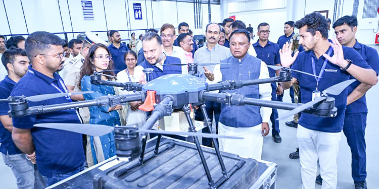CM Majhi Visits Industrial Units