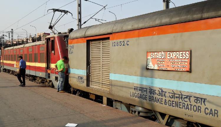 Puri–Howrah Shatabdi Express