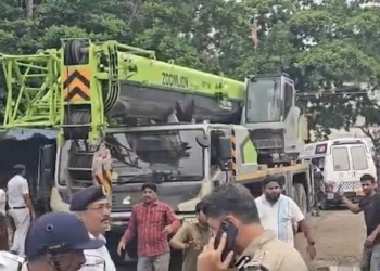Dozens Feared Trapped