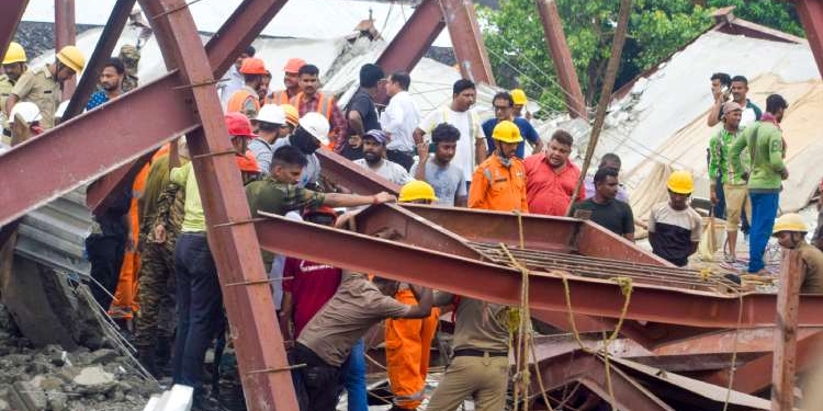 Kolkata Warehouse Roof Collapse