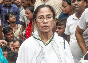 Kolkata: Former West Bengal Chief Minister and Trinamool Congress (TMC) Chairperson Mamata Banerjee addresses the media at Hazra during a TMC protest march over the alleged rape and murder of a minor in Baruipur, in Kolkata on Wednesday, July 8, 2026. (Photo: IANS)