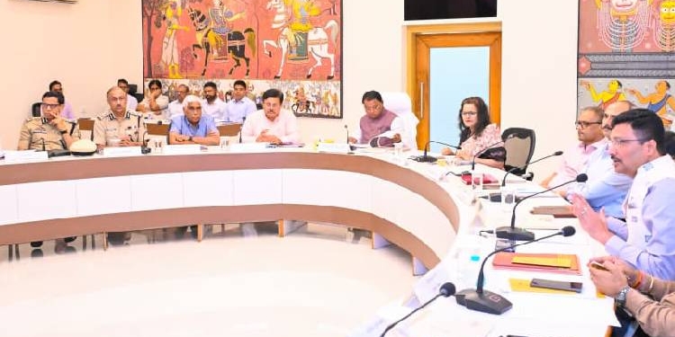 Odisha CM Reviews Rath Yatra Preparedness