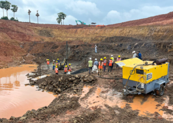 Birbhum: Workers drill holes for placing dynamite during the blasting preparation at Mathura Pahari in Mohammad Bazar, Deocha Panchami coal mine area, in Birbhum, West Bengal, on Tuesday, July 08, 2025. (Photo: IANS)