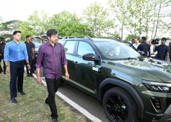 Kanchipuram: Tamil Nadu Chief Minister S. Joseph Vijay visits the Renault car manufacturing plant at the Oragadam SIPCOT Industrial Park in Kanchipuram district of Tamil Nadu on Monday, August 3, 2026. (Photo: TN DIPR)