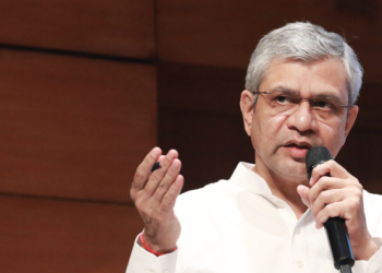 New Delhi: Union Minister Ashwini Vaishnaw addresses a press conference to brief the media on Cabinet decisions, at the National Media Centre (NMC) in New Delhi on Thursday, August 6, 2026. (Photo: IANS/Qamar Sibtain)